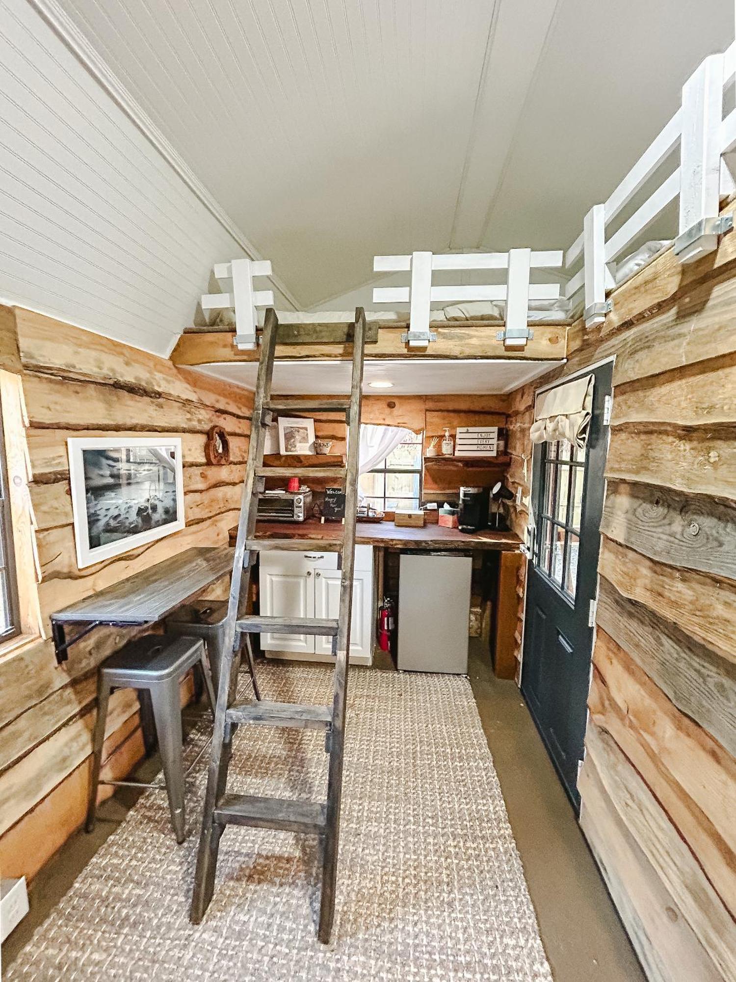 Отель Blythe Shoals Base Camp Cleveland Экстерьер фото