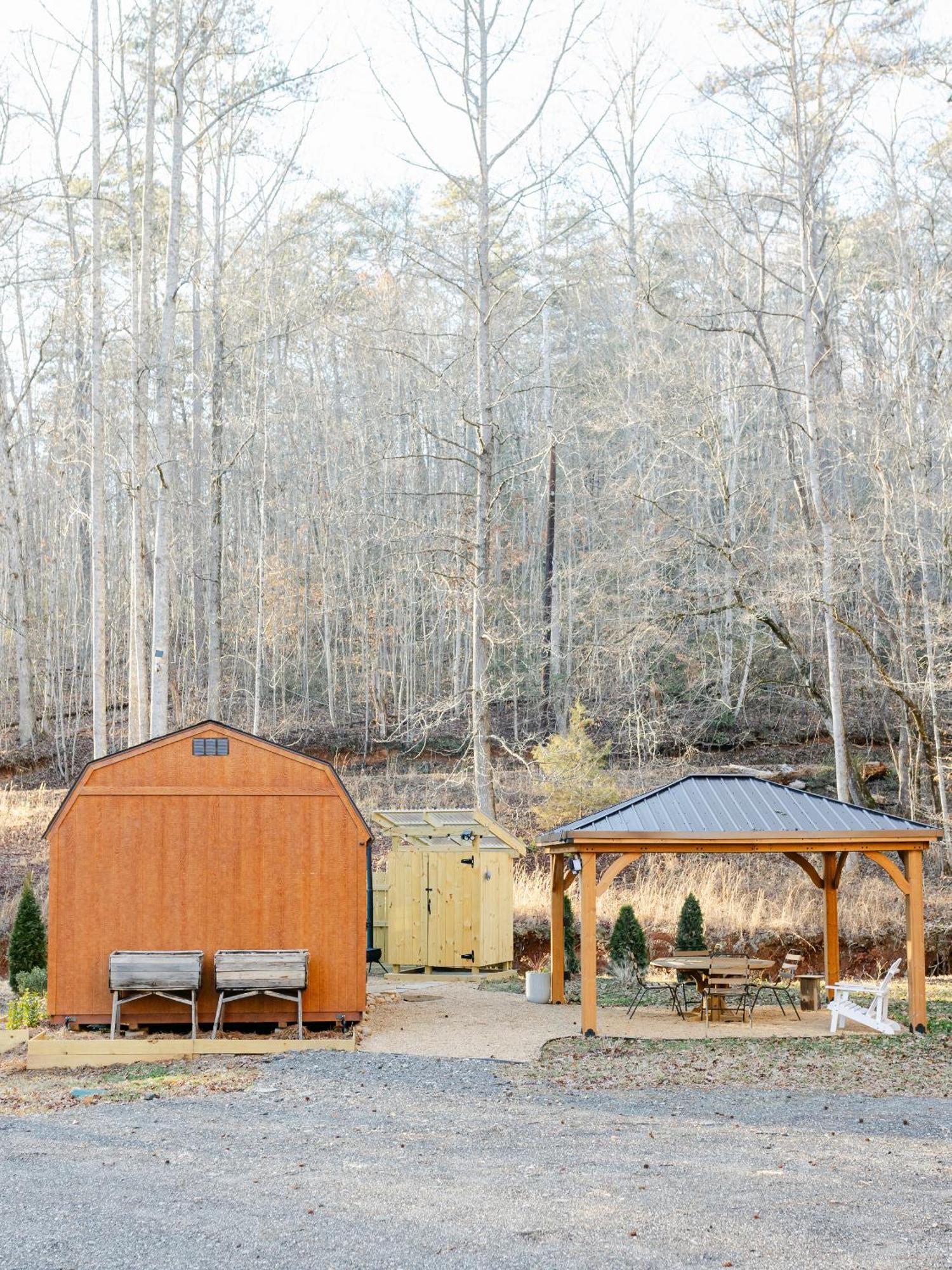 Отель Blythe Shoals Base Camp Cleveland Экстерьер фото